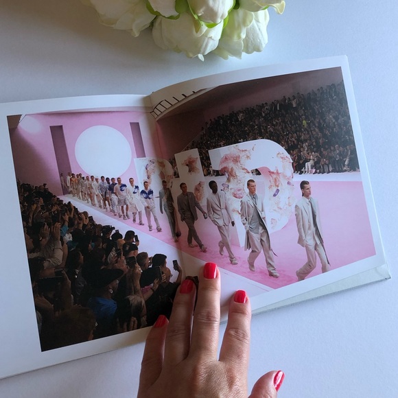 DIOR Catalog "Summer 2020 Men's Collection" Fashion Lookbook Book - Picture 8 of 10